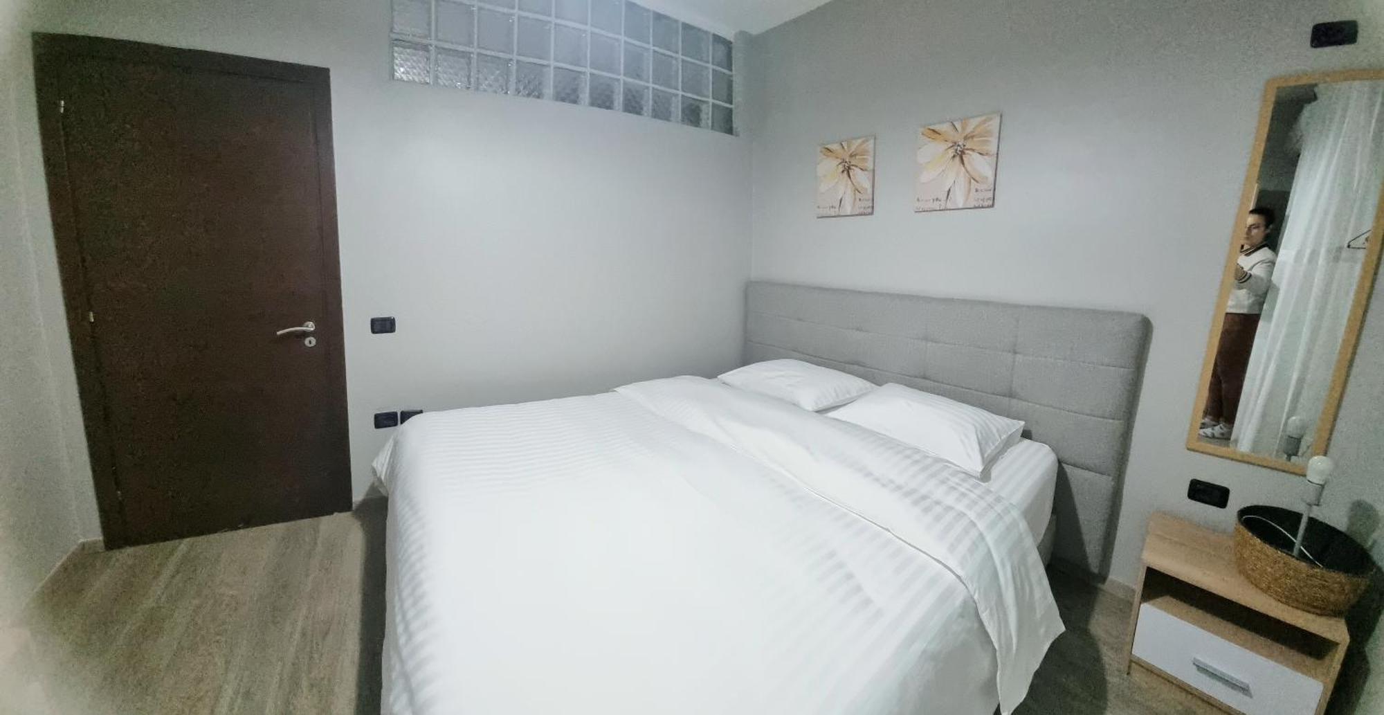 Nevila'S Apartment Tiranë Ngoại thất bức ảnh