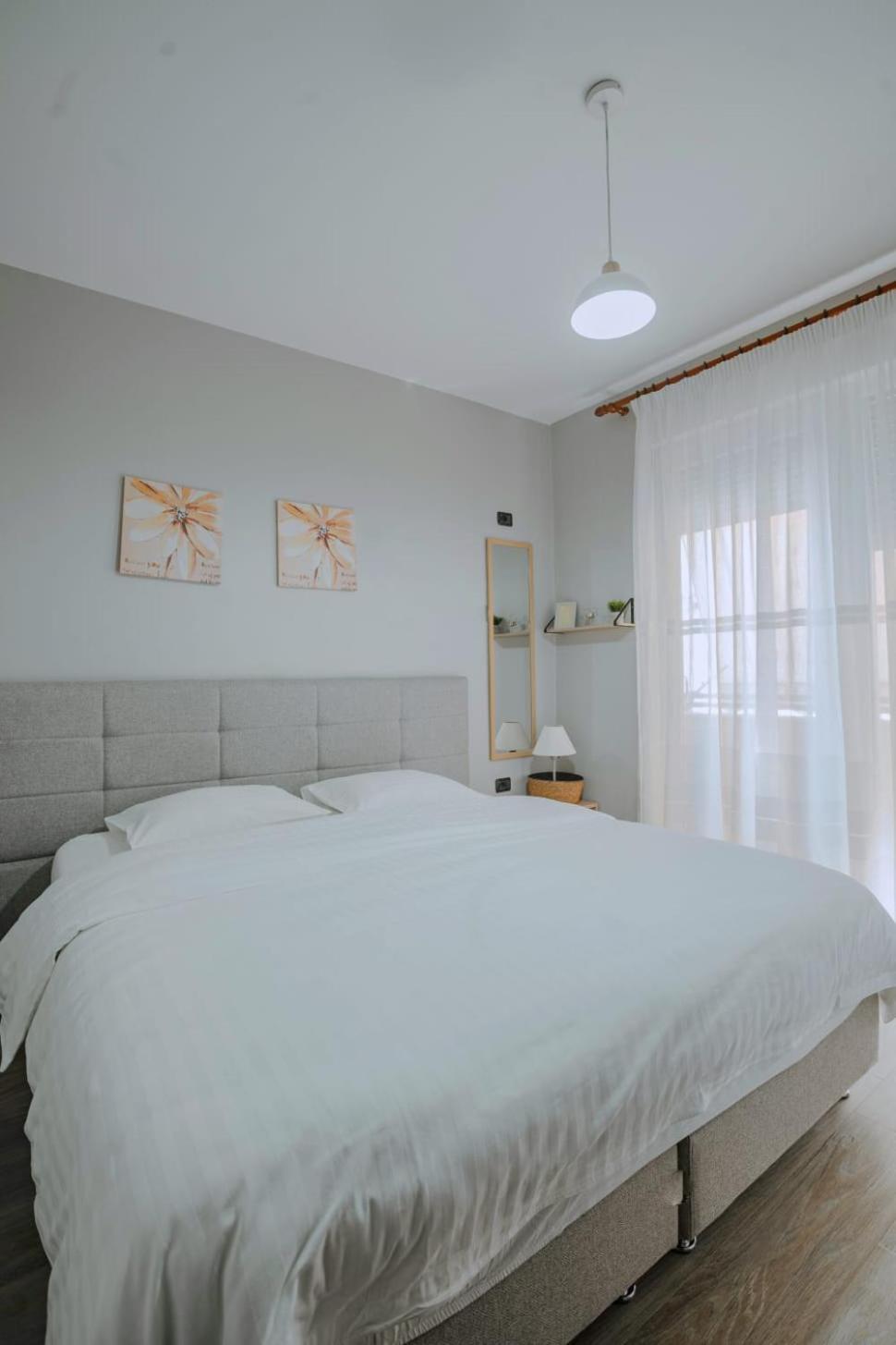 Nevila'S Apartment Tiranë Ngoại thất bức ảnh